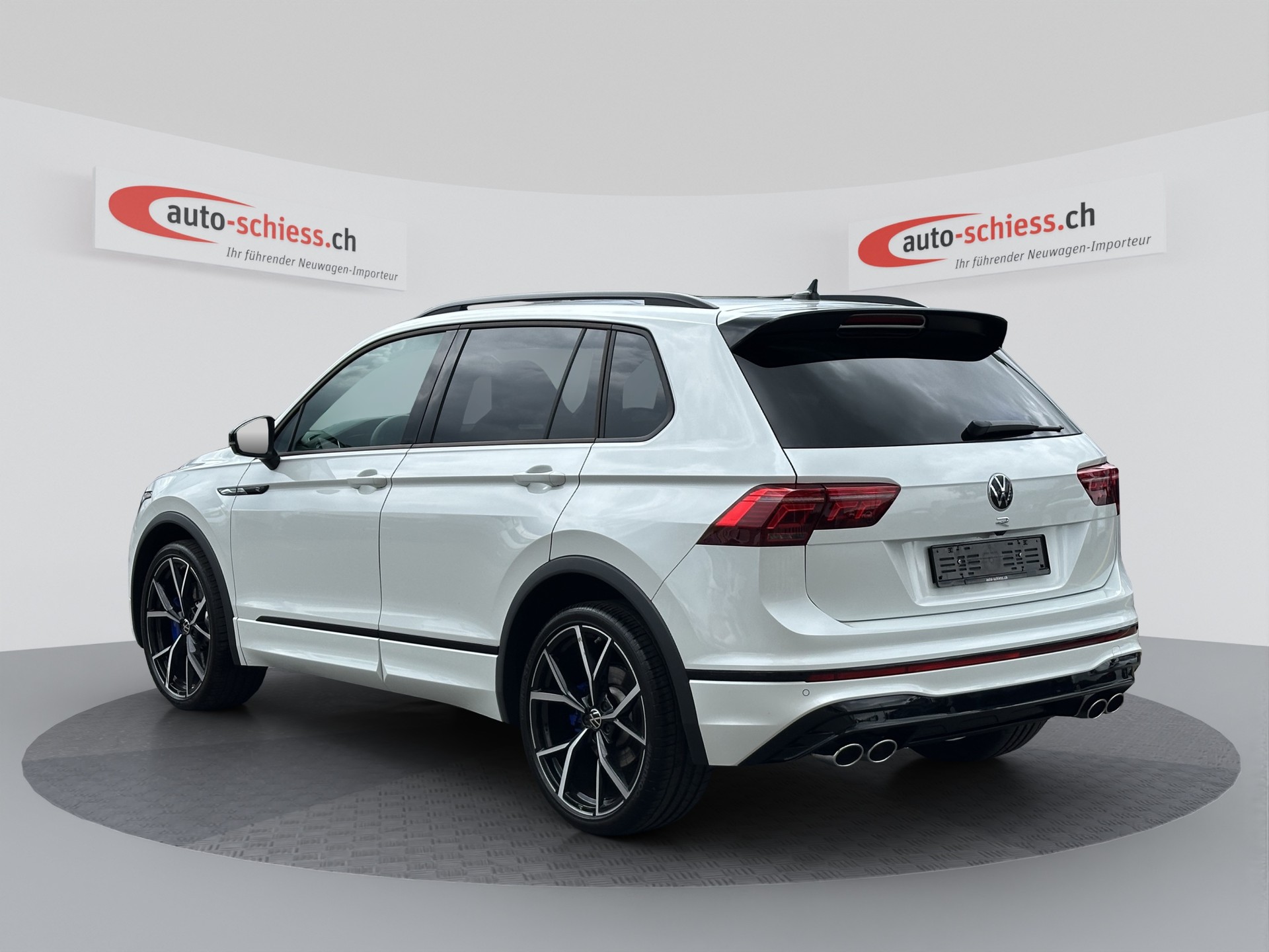 VW Tiguan 2.0TSI R 4Motion DSG-image-2