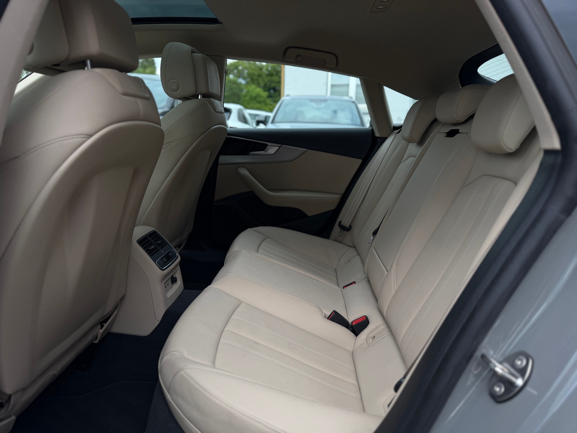 AUDI A5 Sportback 40 TFSI S-Line S-tronic quattro-image-11