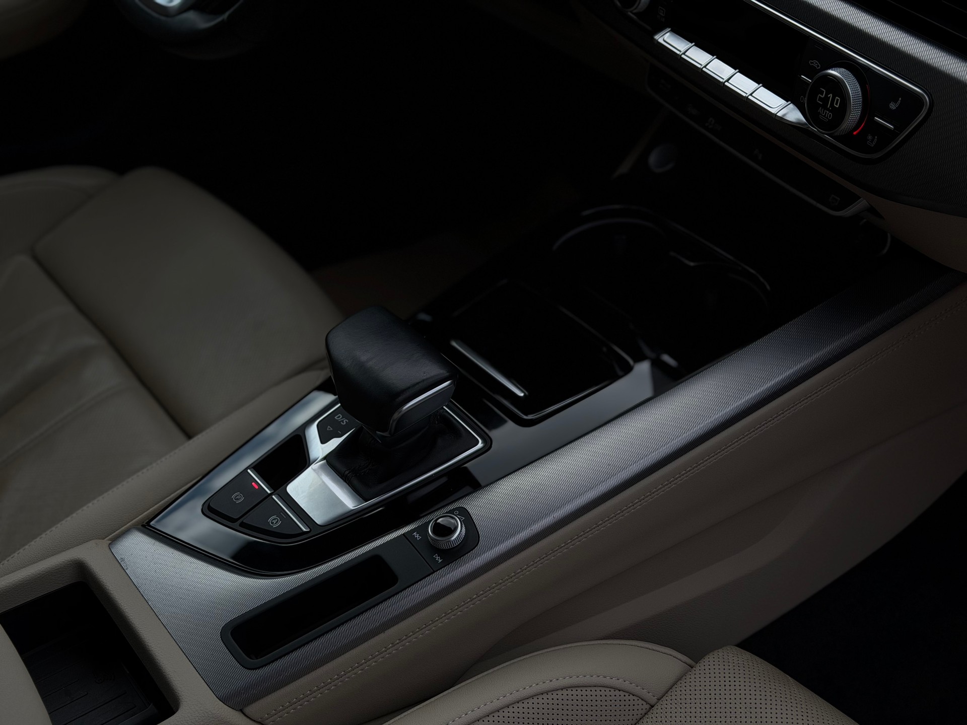 AUDI A5 Sportback 40 TFSI S-Line S-tronic quattro-image-17