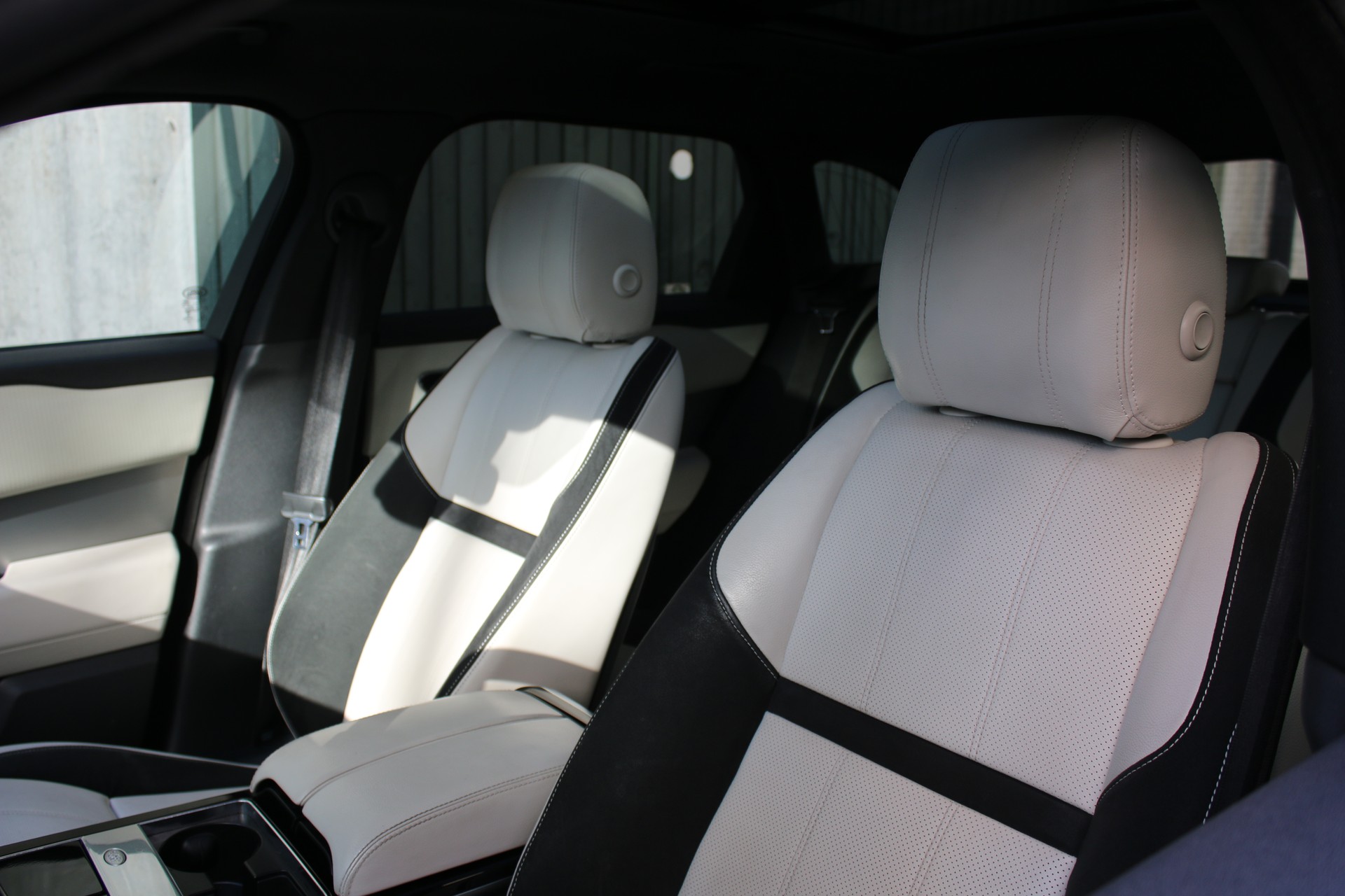 LAND ROVER Range Rover Velar P 380 SE Automatic-image-6
