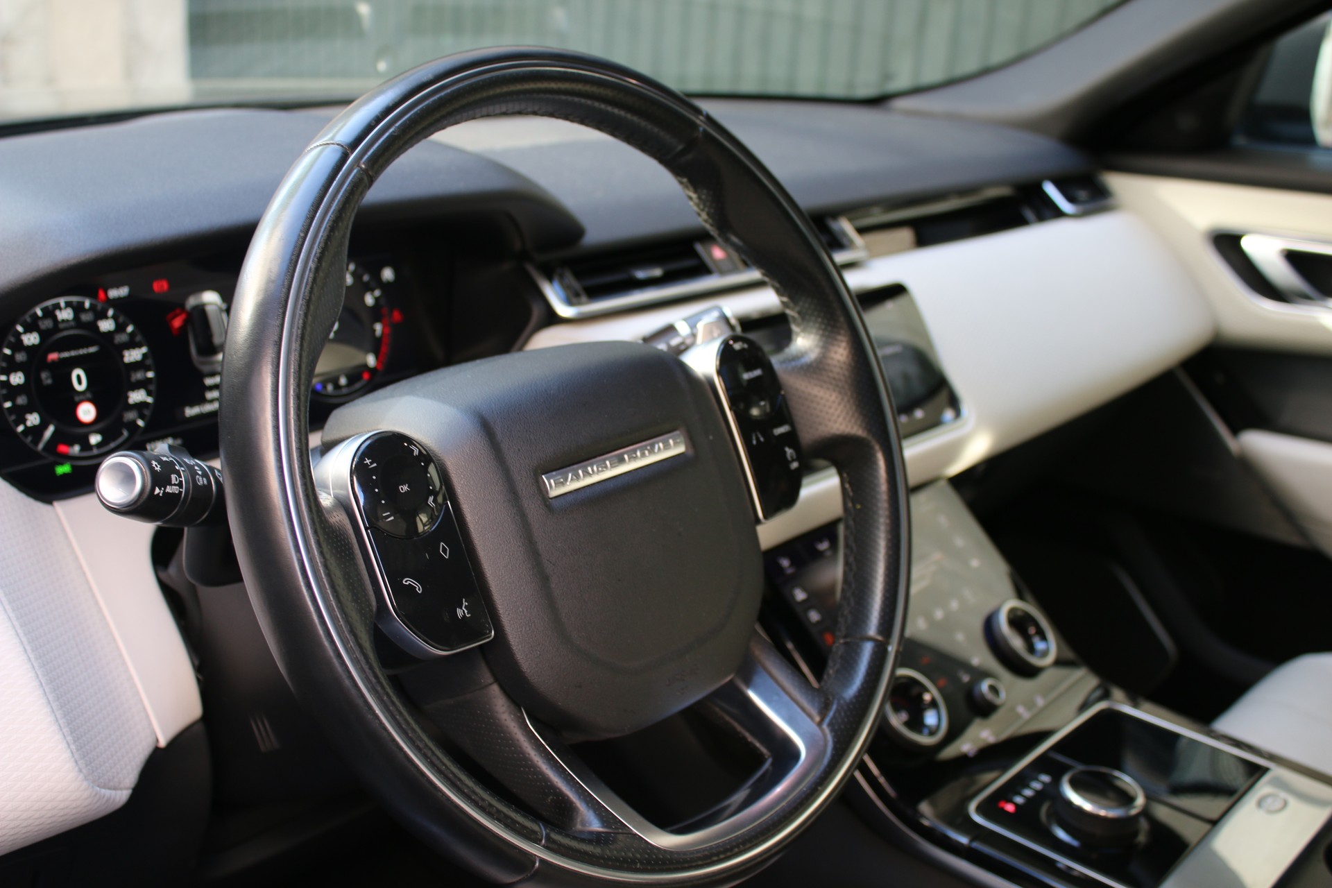 LAND ROVER Range Rover Velar P 380 SE Automatic-image-4