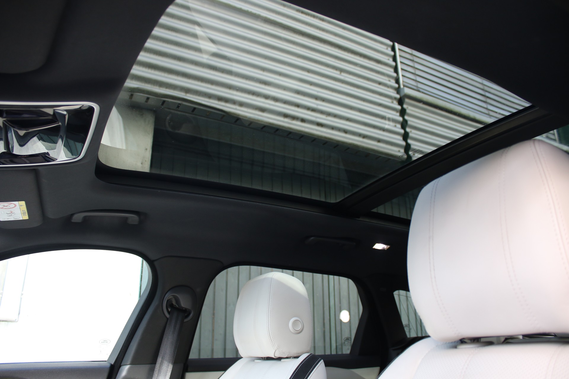 LAND ROVER Range Rover Velar P 380 SE Automatic-image-5