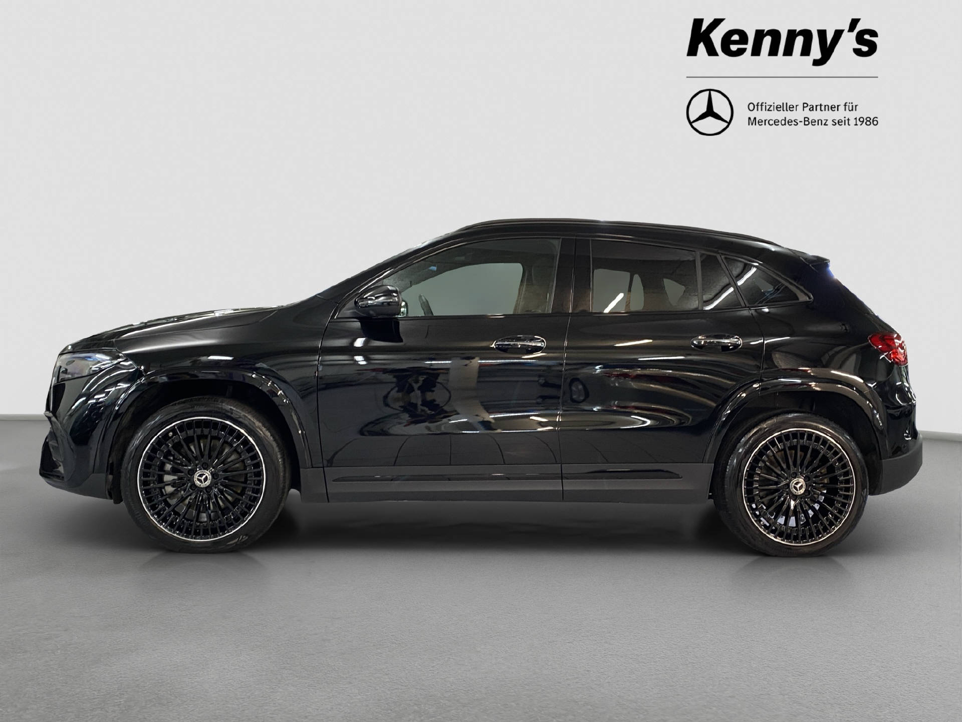MERCEDES-BENZ EQA 350 Swiss Star AMG Line 4MATIC-showroom-element-3