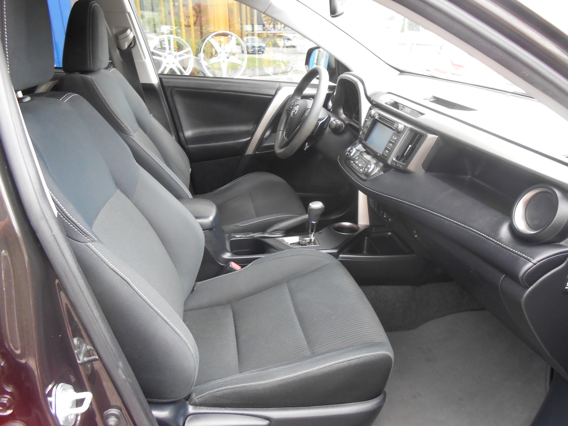 TOYOTA RAV-4 2.0 16V Style-image-7