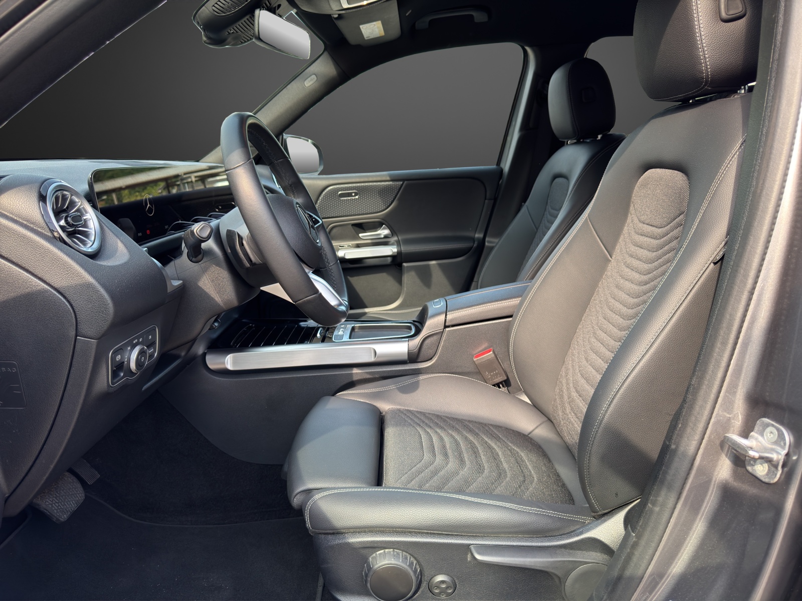 MERCEDES-BENZ GLB 220 d 4M 8G-Tronic-image-9