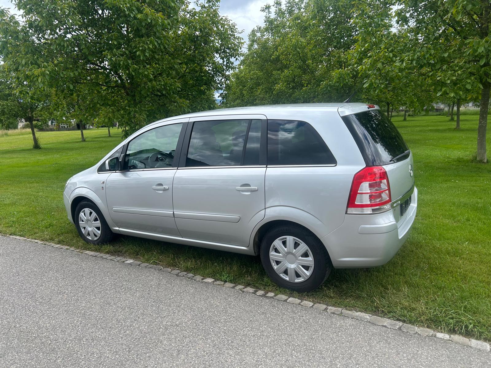 OPEL Zafira 1.8i 16V Enjoy-image-1