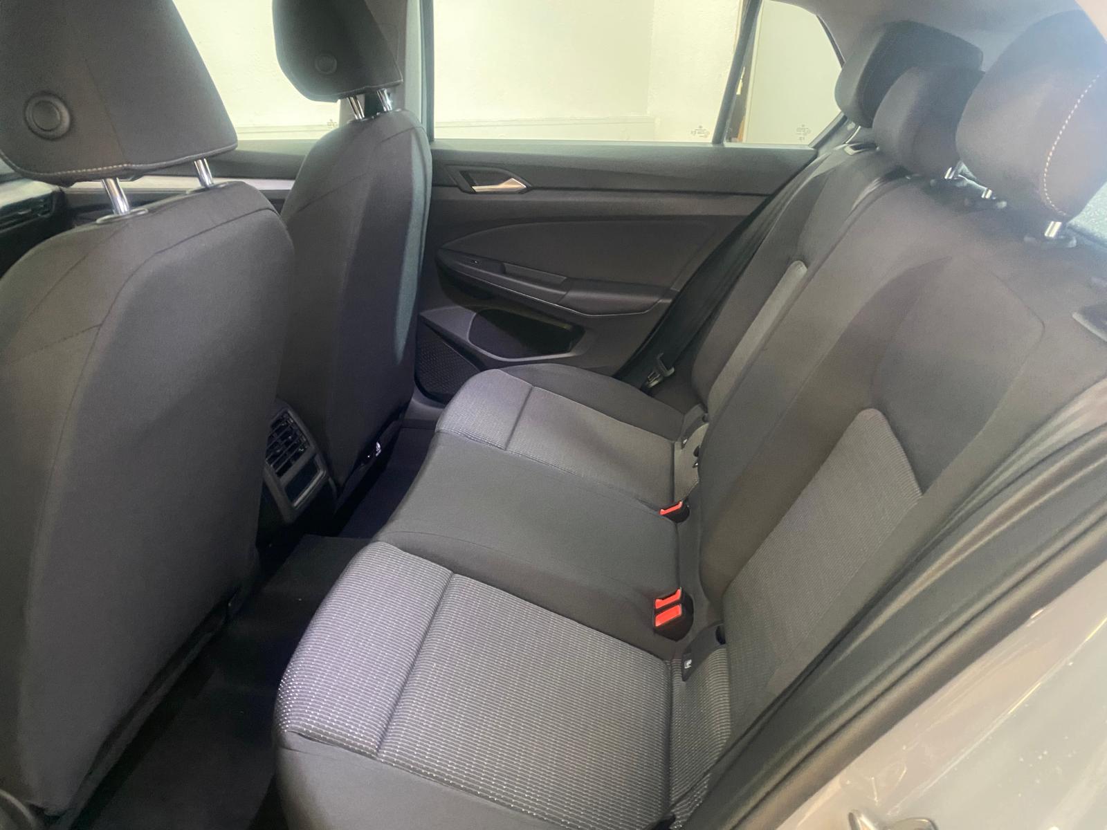 VW Golf 1.5 e TSI mHEV Basis DSG-image-8