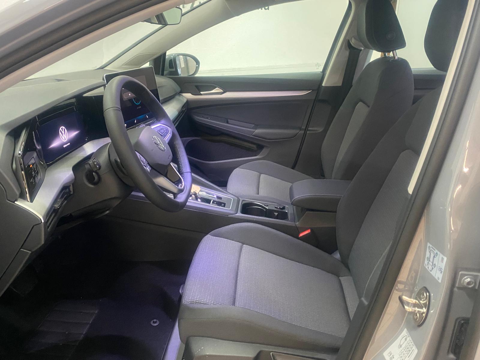 VW Golf 1.5 e TSI mHEV Basis DSG-image-7
