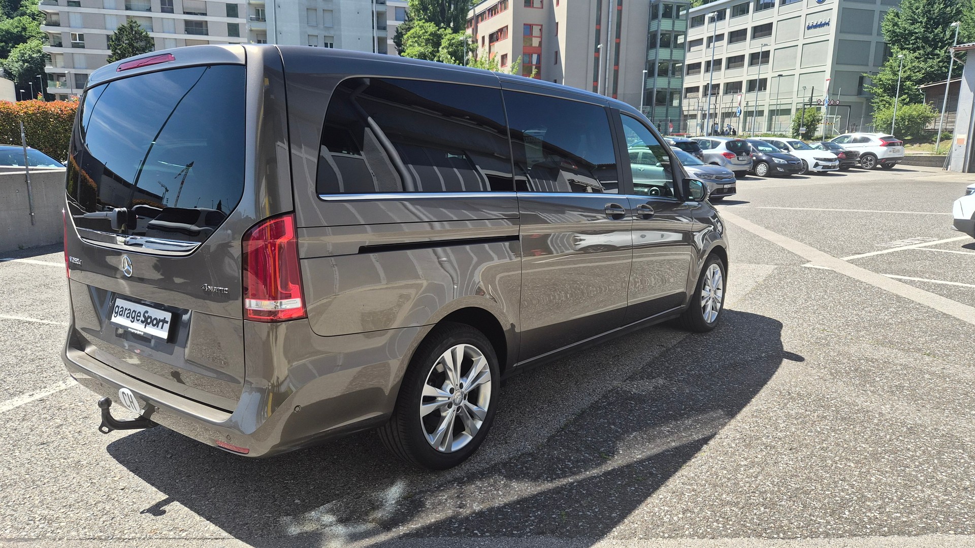 MERCEDES-BENZ V 250 d lang 4Matic 7G-Tronic-image-3