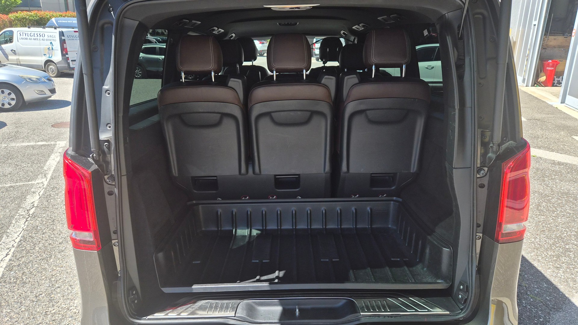MERCEDES-BENZ V 250 d lang 4Matic 7G-Tronic-image-13