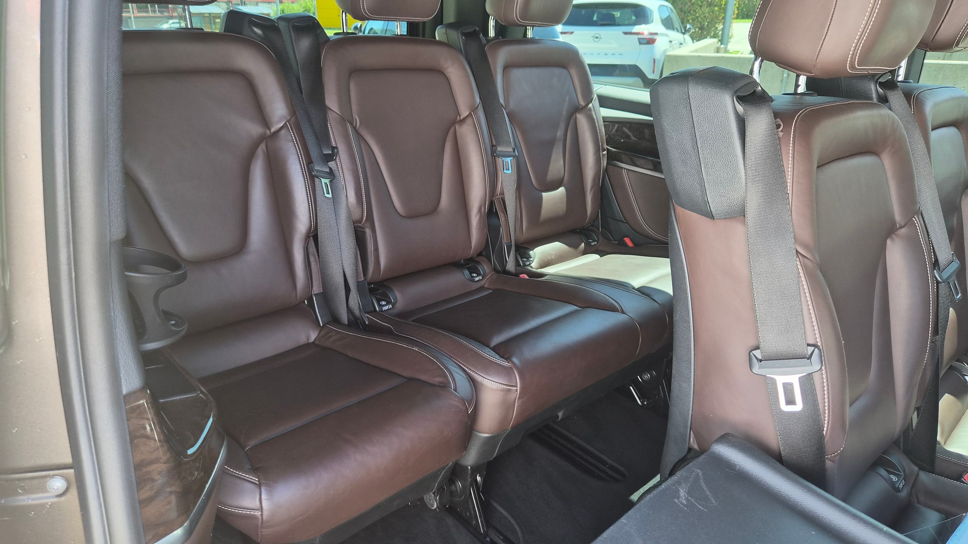 MERCEDES-BENZ V 250 d lang 4Matic 7G-Tronic-image-12