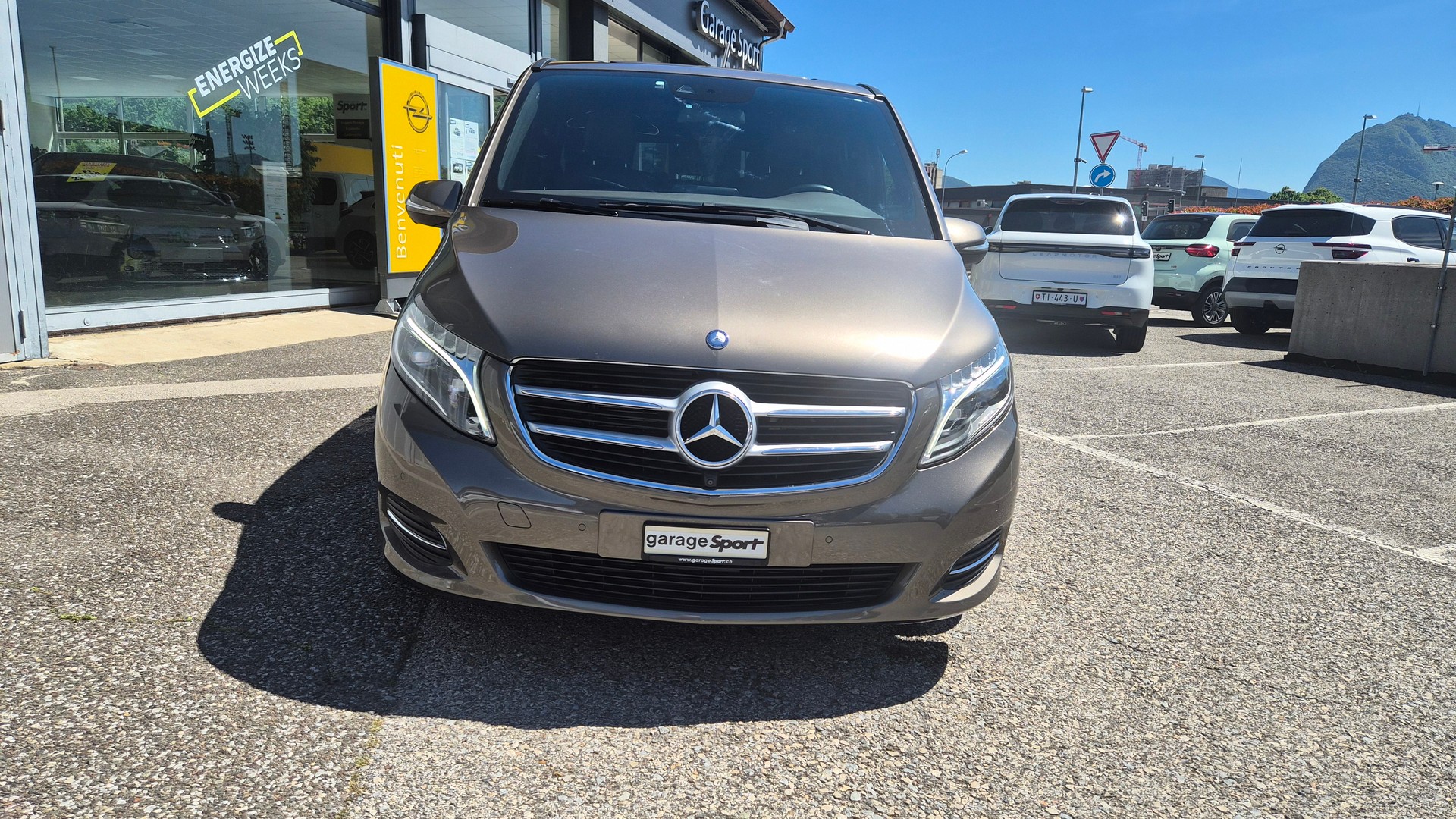 MERCEDES-BENZ V 250 d lang 4Matic 7G-Tronic-image-6