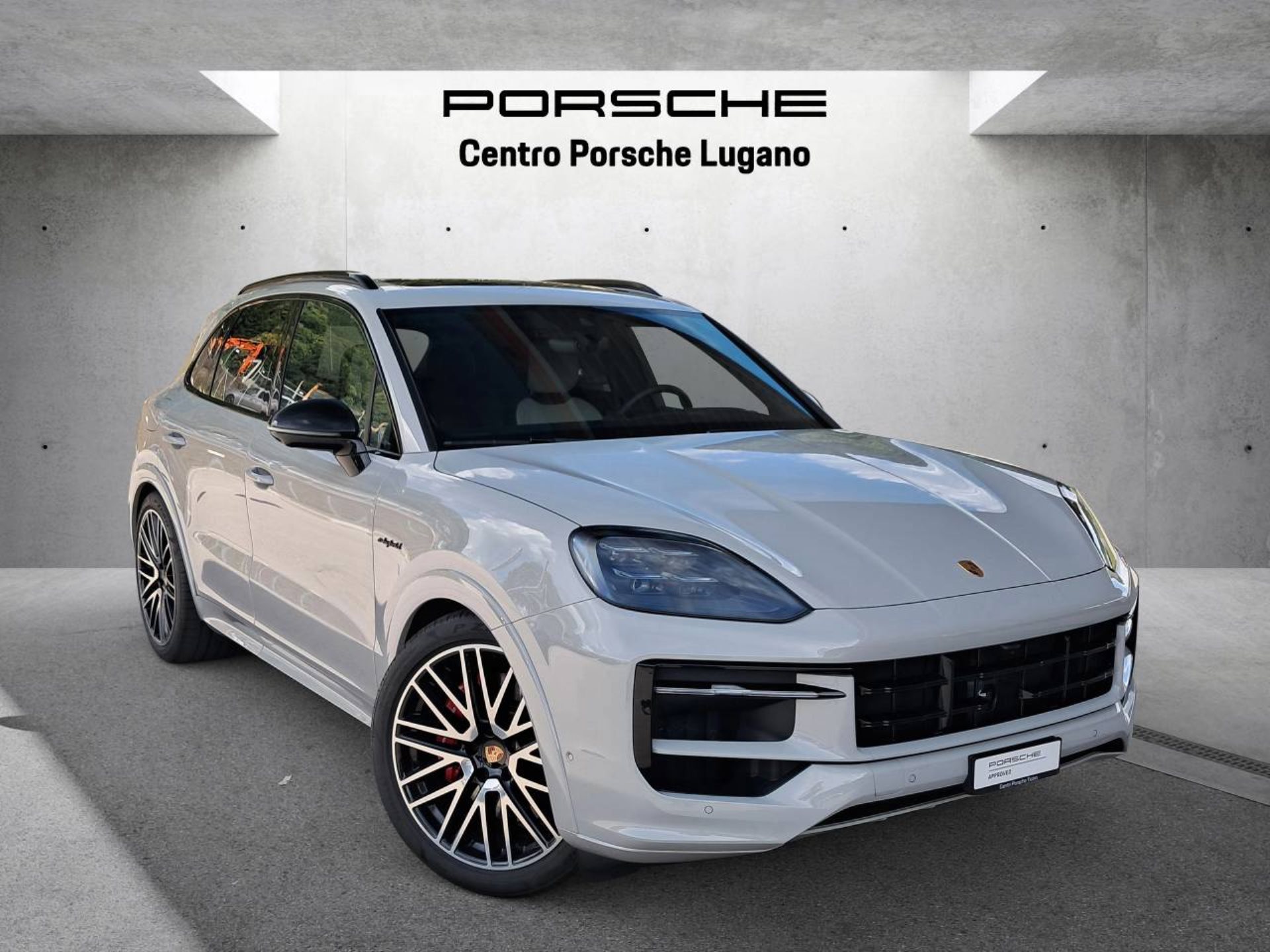PORSCHE Cayenne S E-Hybrid Black Edition-image-0