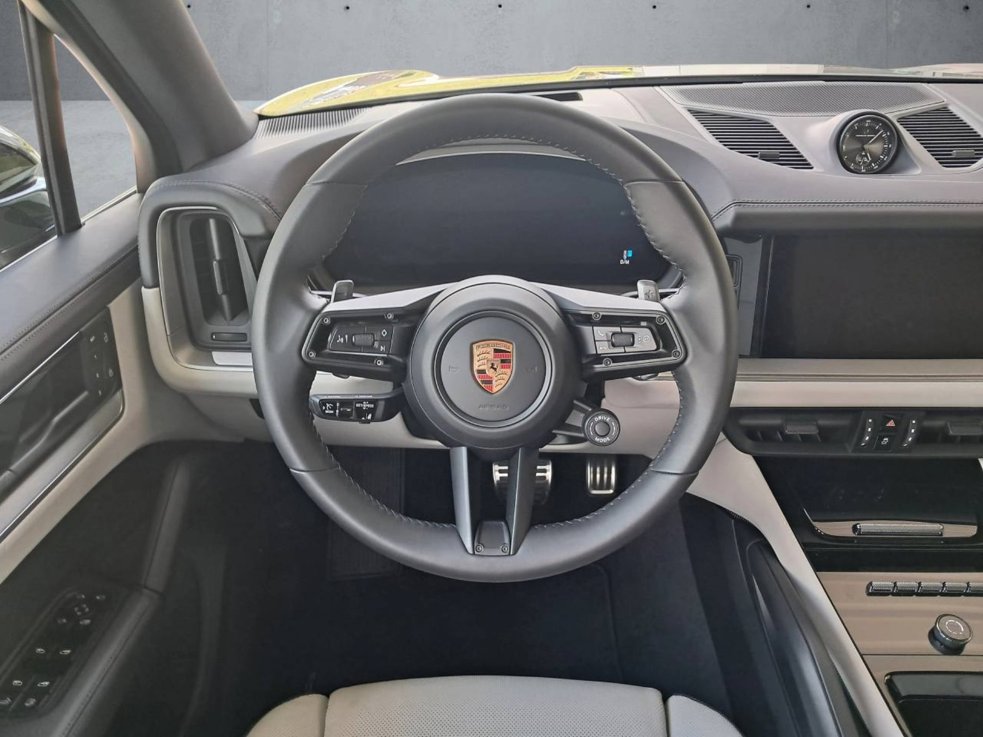 PORSCHE Cayenne S E-Hybrid Black Edition-image-12