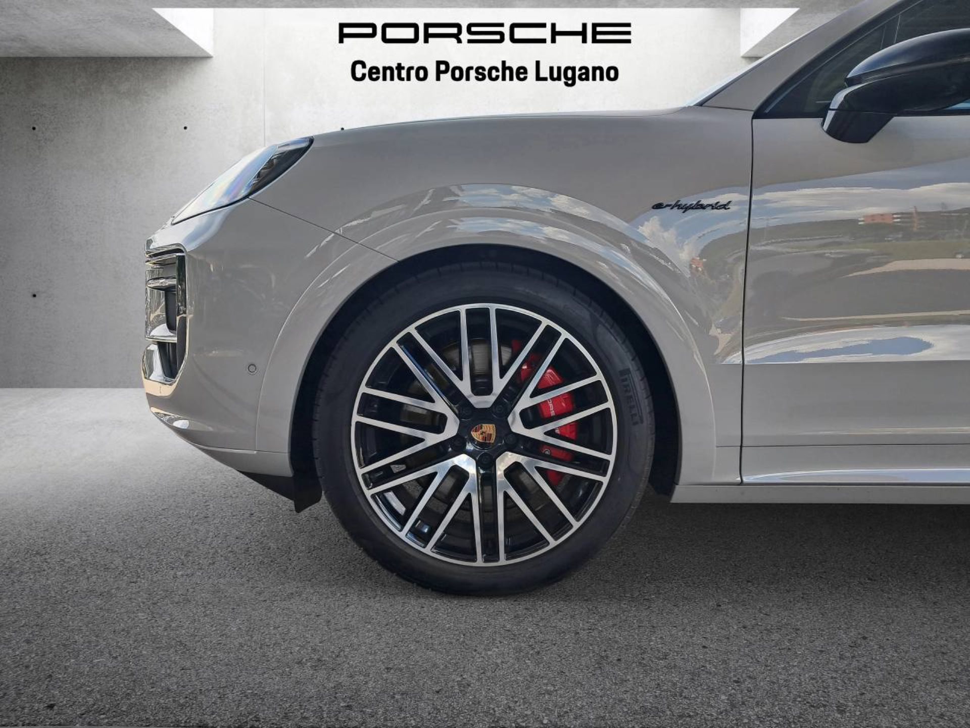 PORSCHE Cayenne S E-Hybrid Black Edition-image-11