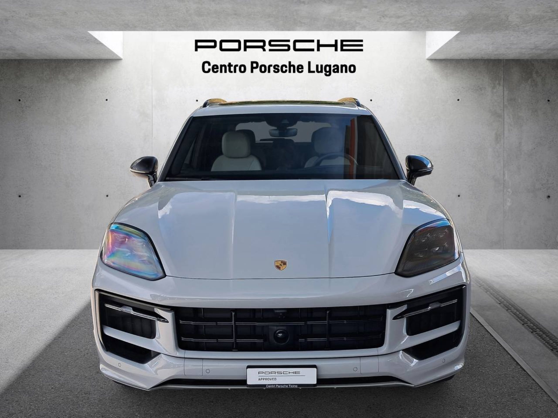 PORSCHE Cayenne S E-Hybrid Black Edition-image-9