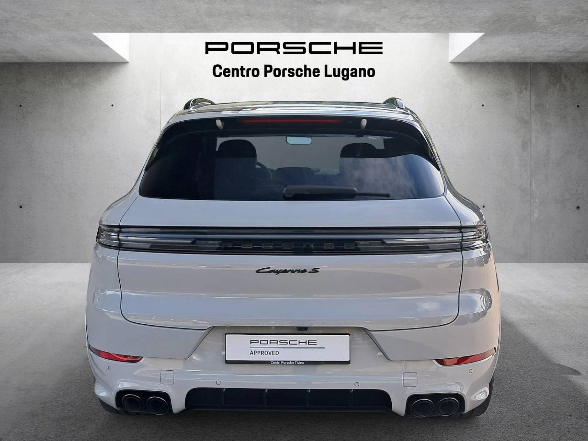 PORSCHE Cayenne S E-Hybrid Black Edition-image-10