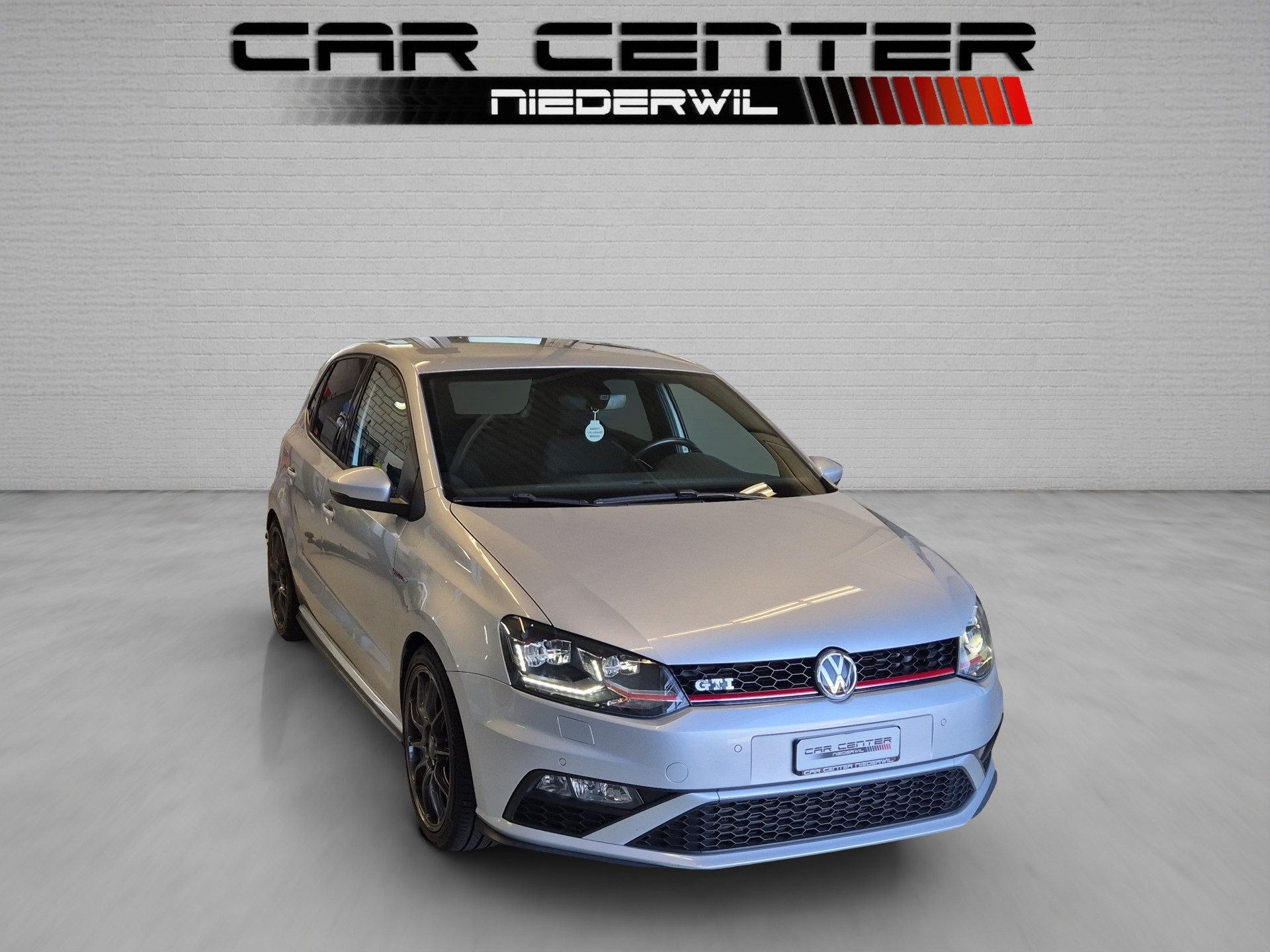 VW Polo 1.8 TSI GTI-image-11