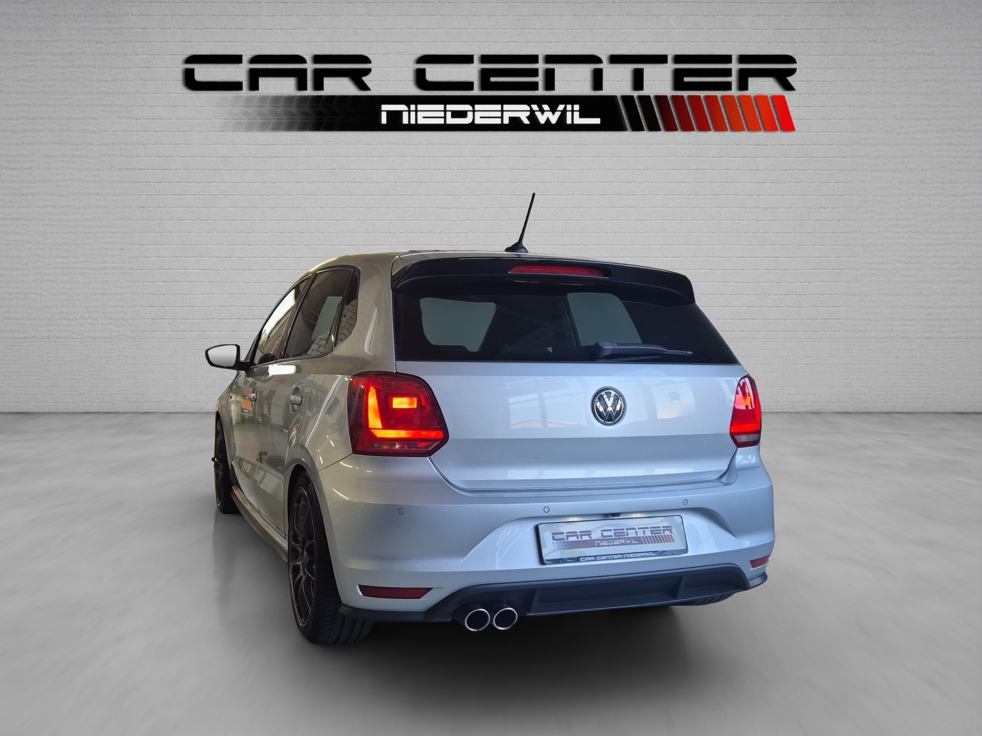 VW Polo 1.8 TSI GTI-image-4