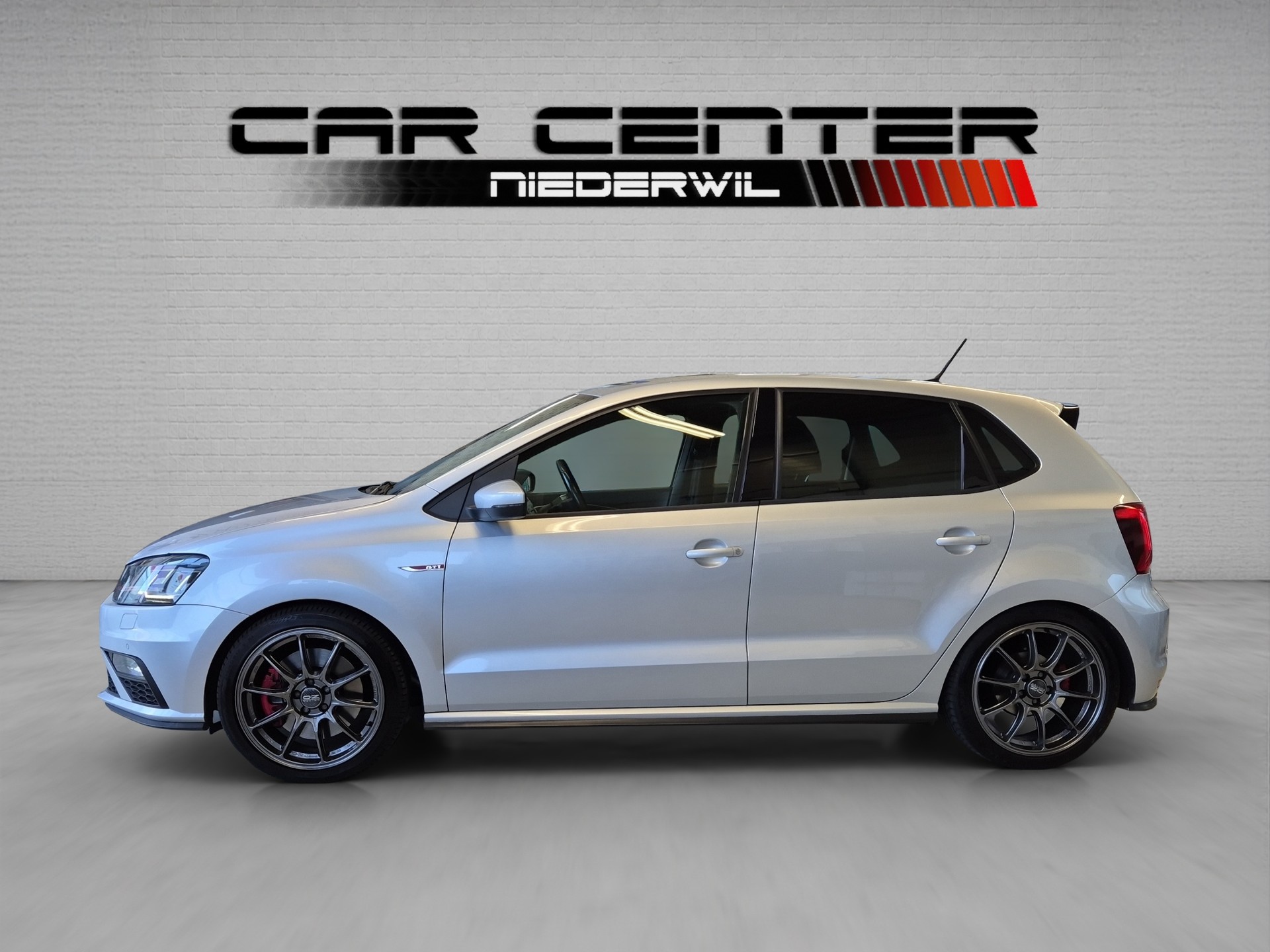 VW Polo 1.8 TSI GTI-image-2