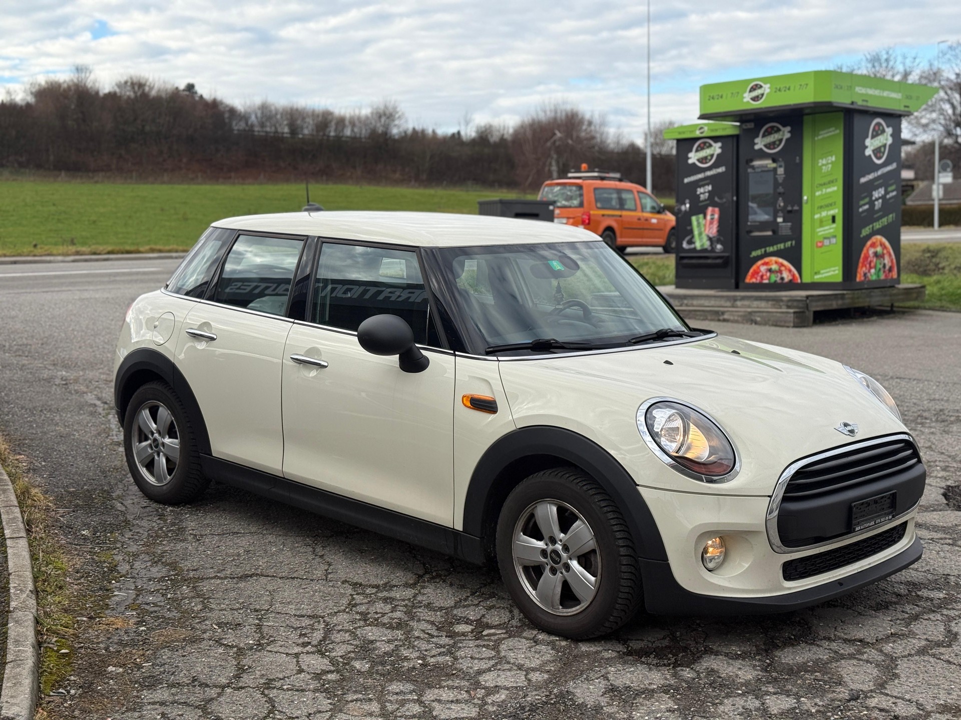 MINI One Steptronic-image-2