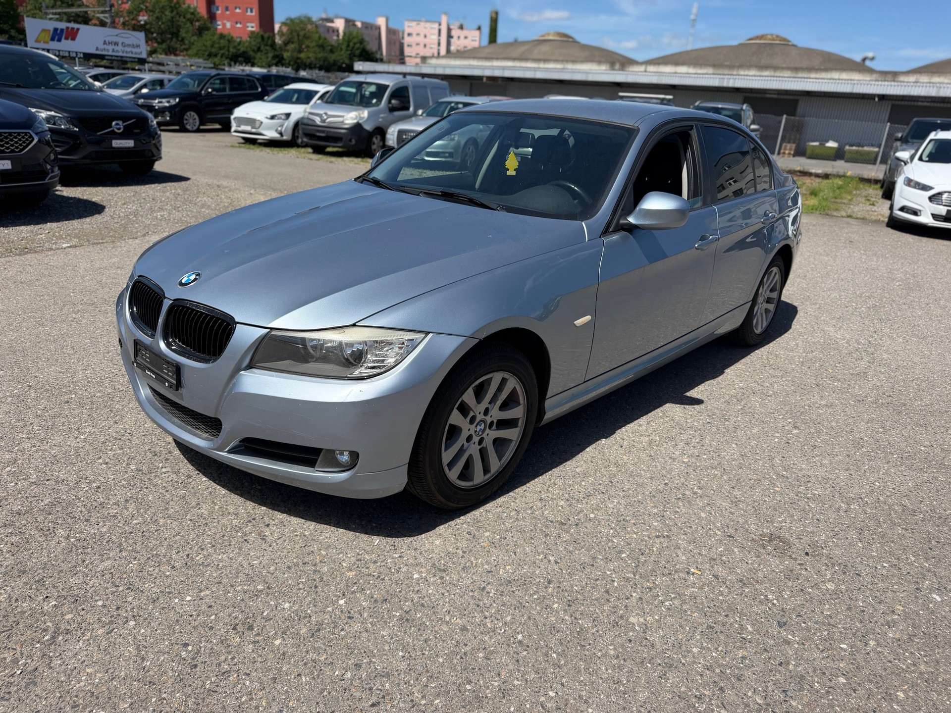 BMW 318i Steptronic-image-0