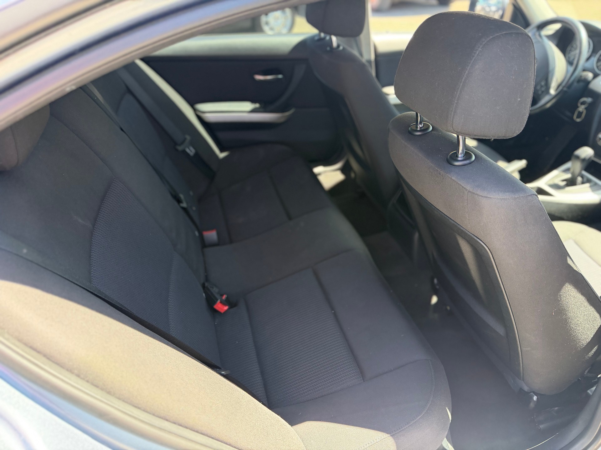 BMW 318i Steptronic-image-11