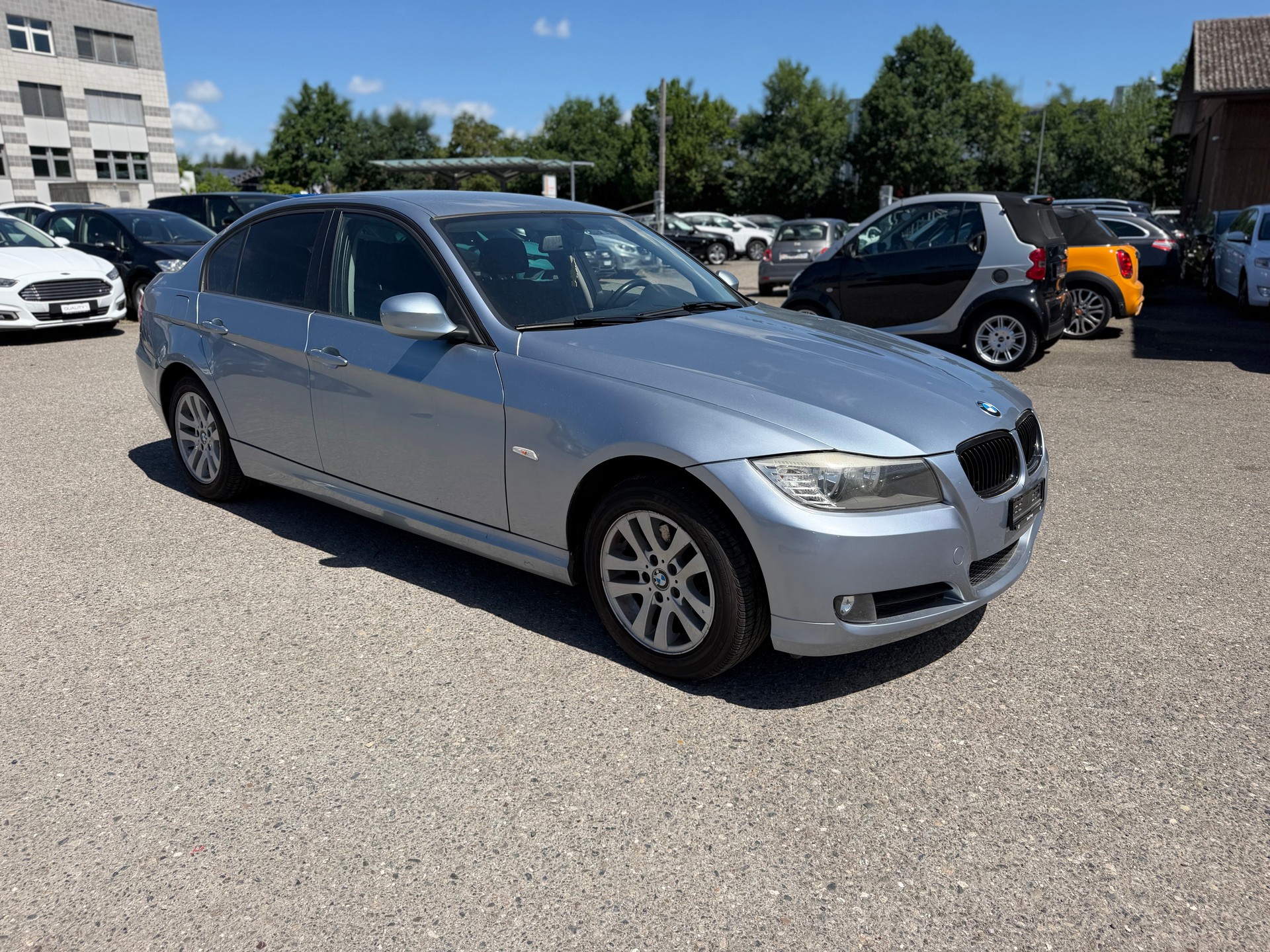 BMW 318i Steptronic-image-3