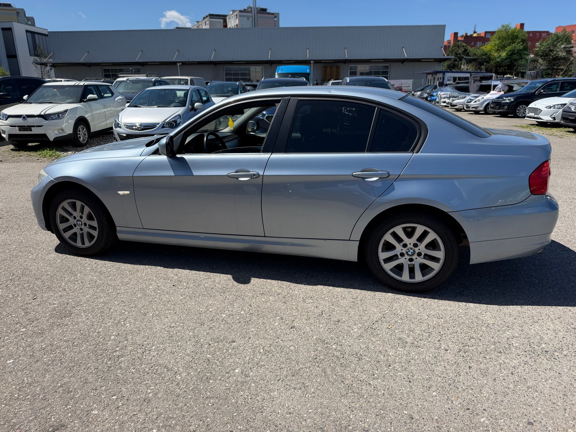 BMW 318i Steptronic-image-9