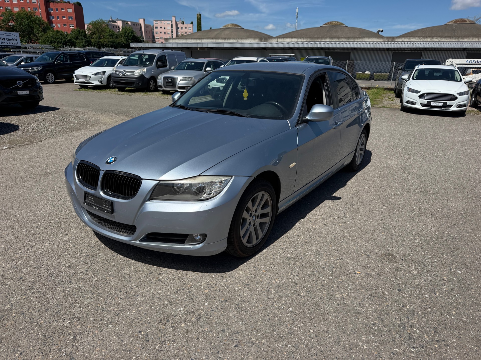 BMW 318i Steptronic-image-1