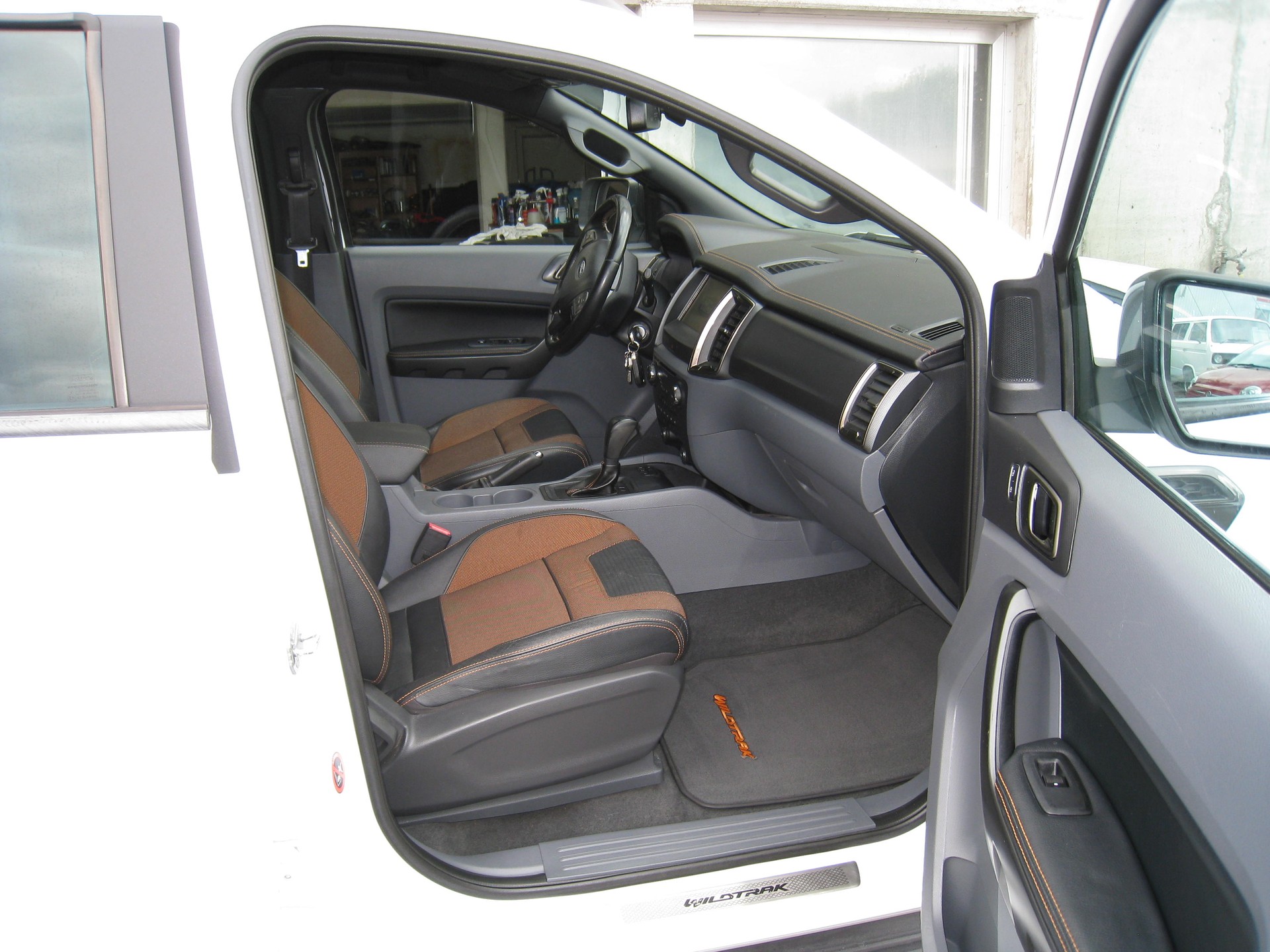 FORD Ranger Wildtrak 2.2 TDCi 4x4 A-image-3