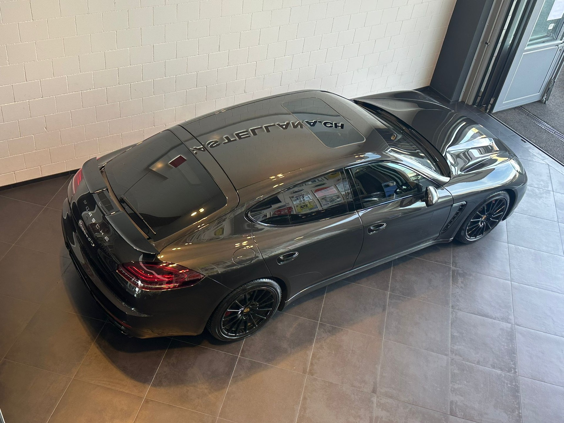 PORSCHE Panamera GTS 4.8 PDK-image-4