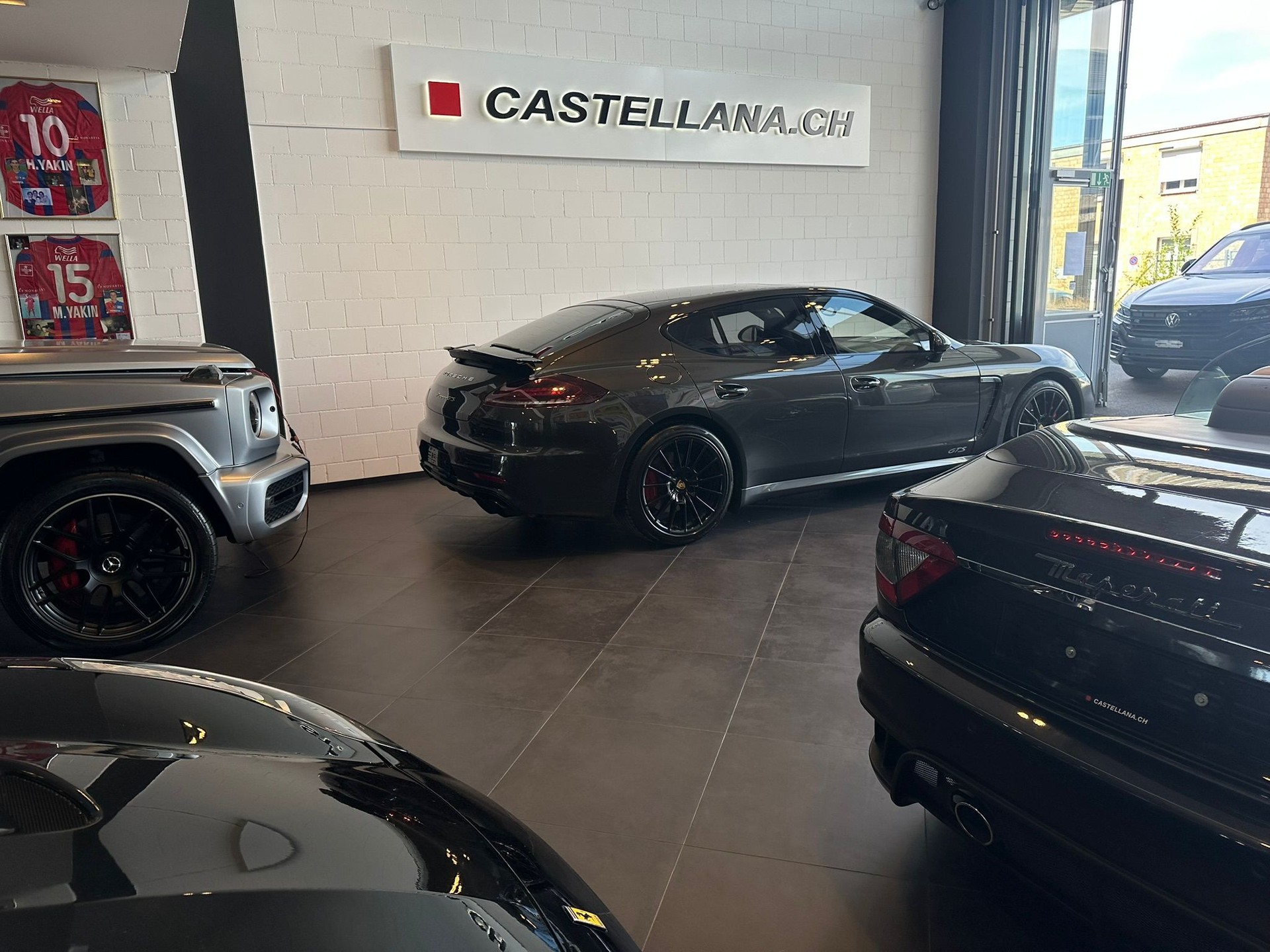 PORSCHE Panamera GTS 4.8 PDK-image-3
