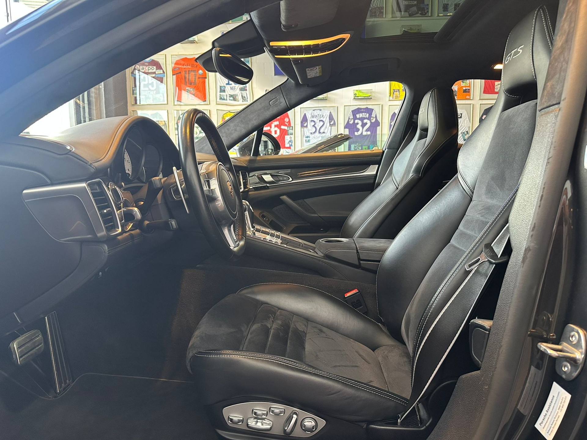 PORSCHE Panamera GTS 4.8 PDK-image-6