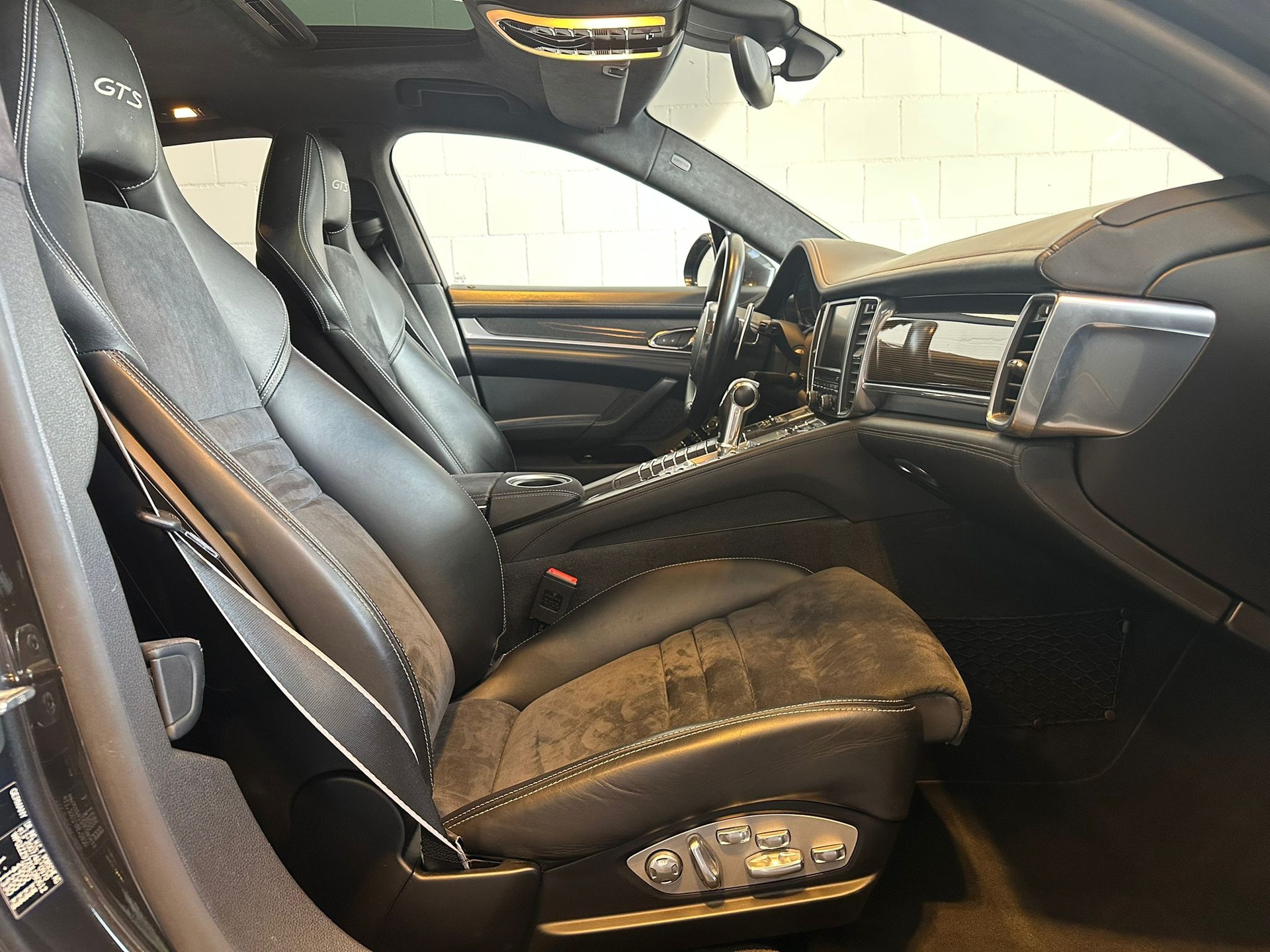 PORSCHE Panamera GTS 4.8 PDK-image-7