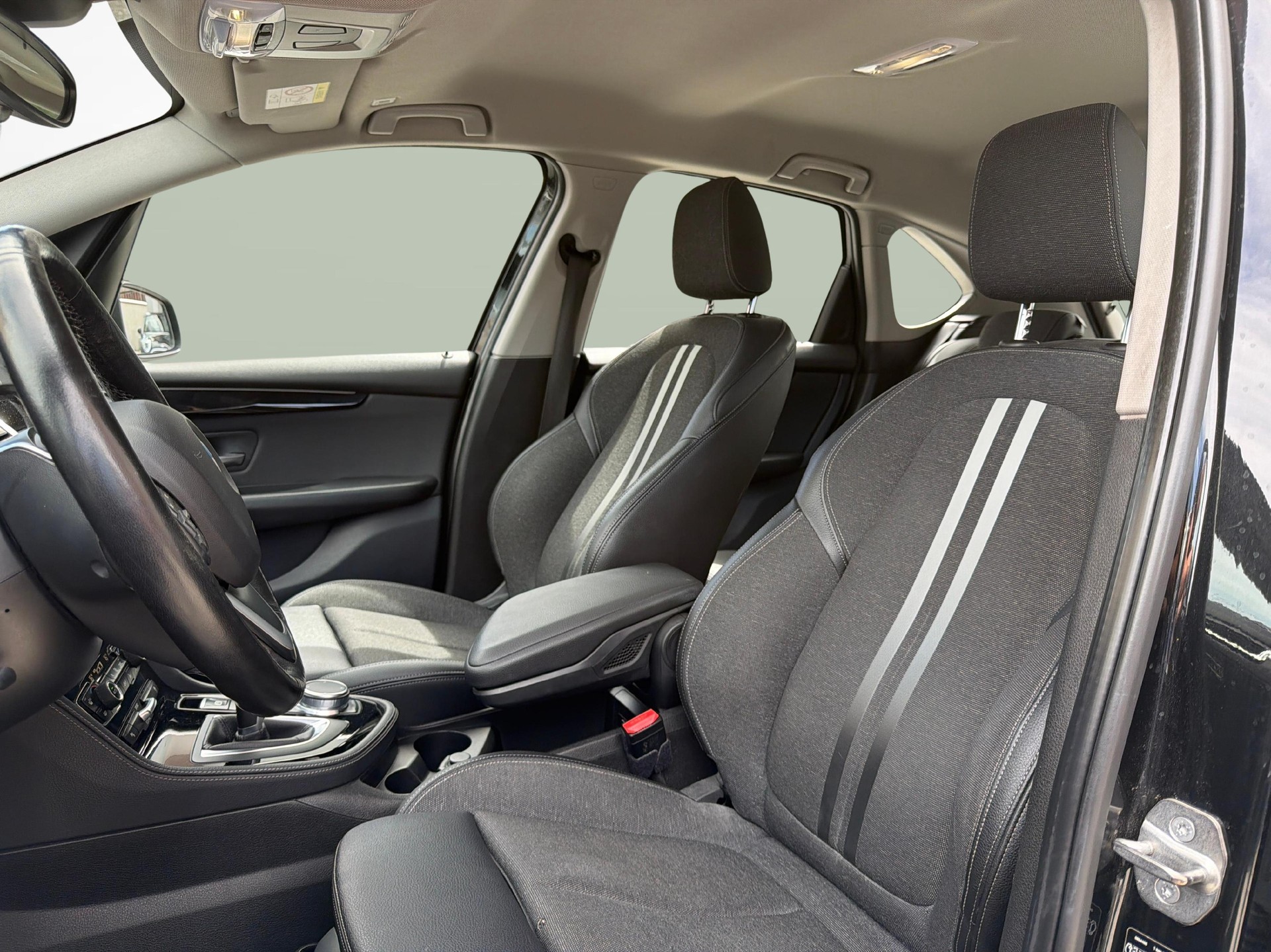 BMW 218d xDrive Active Tourer-image-9