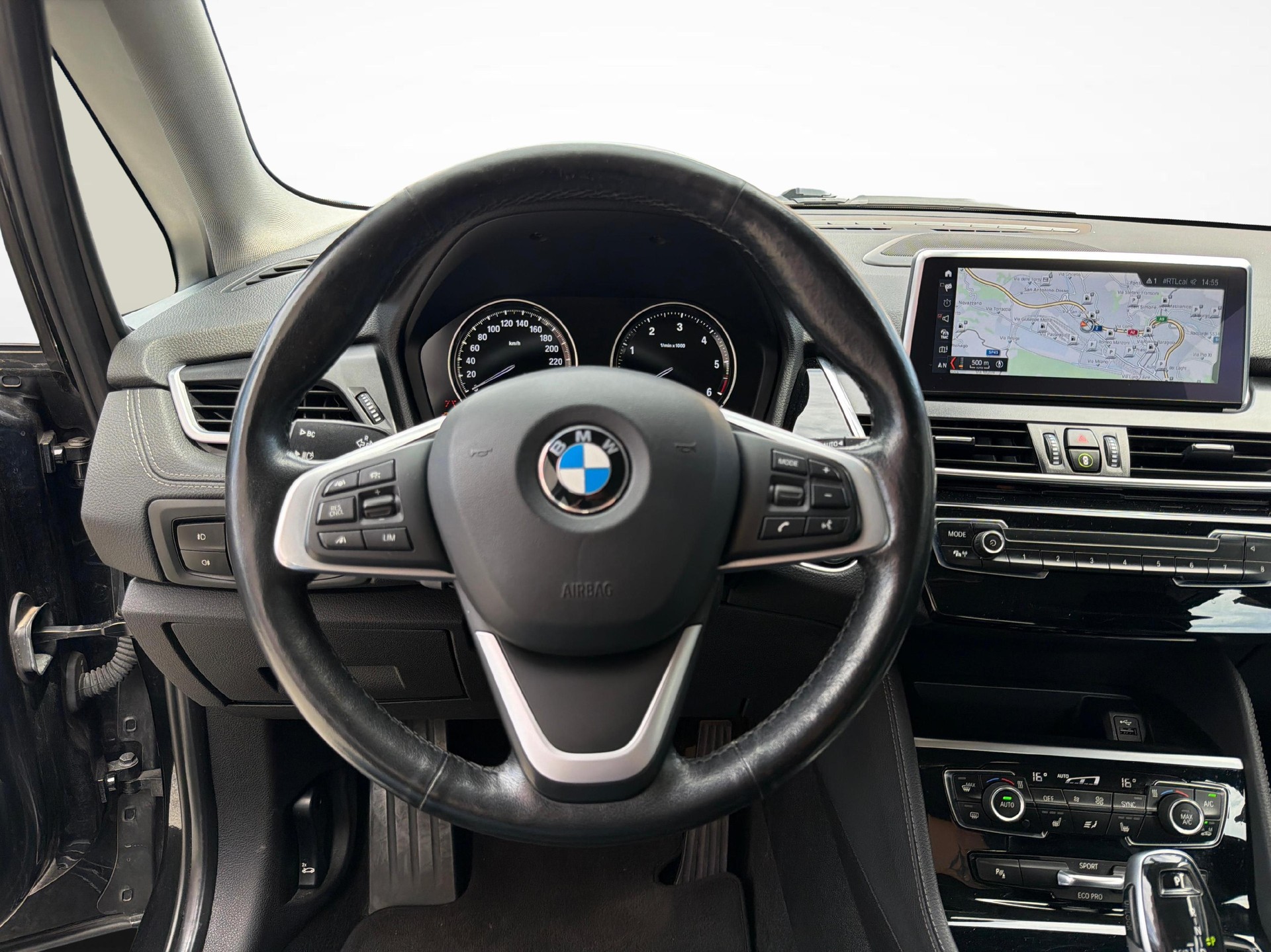 BMW 218d xDrive Active Tourer-image-12