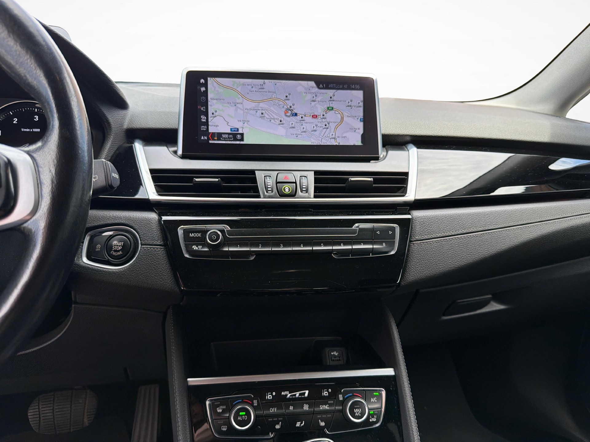 BMW 218d xDrive Active Tourer-image-14