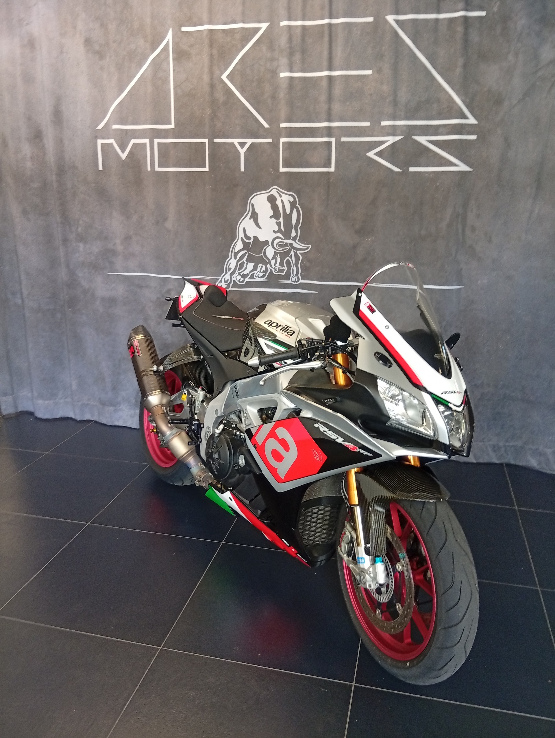 APRILIA RSV4 RF-image-5