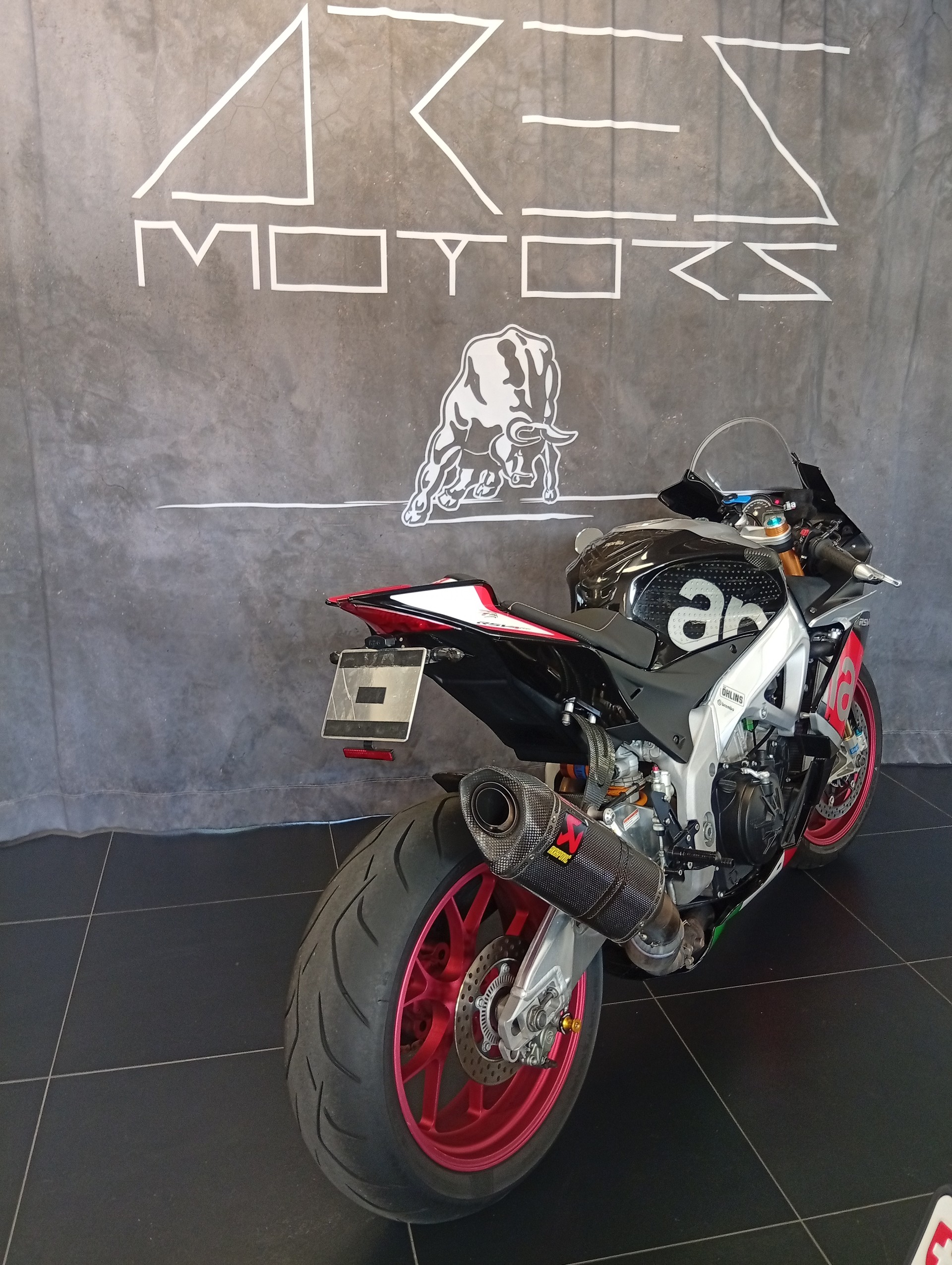 APRILIA RSV4 RF-showroom-element-1