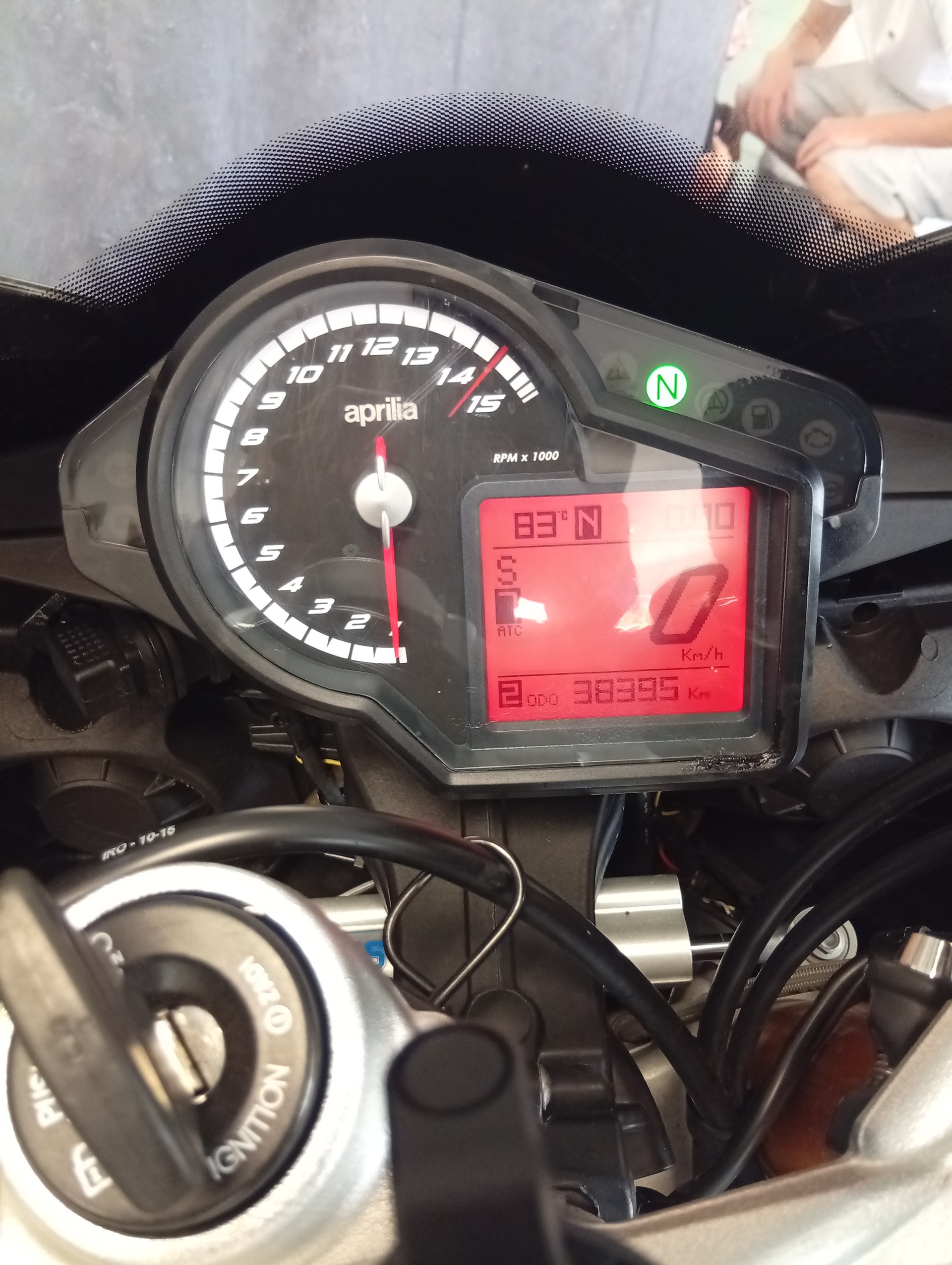 APRILIA RSV4 RF-image-6