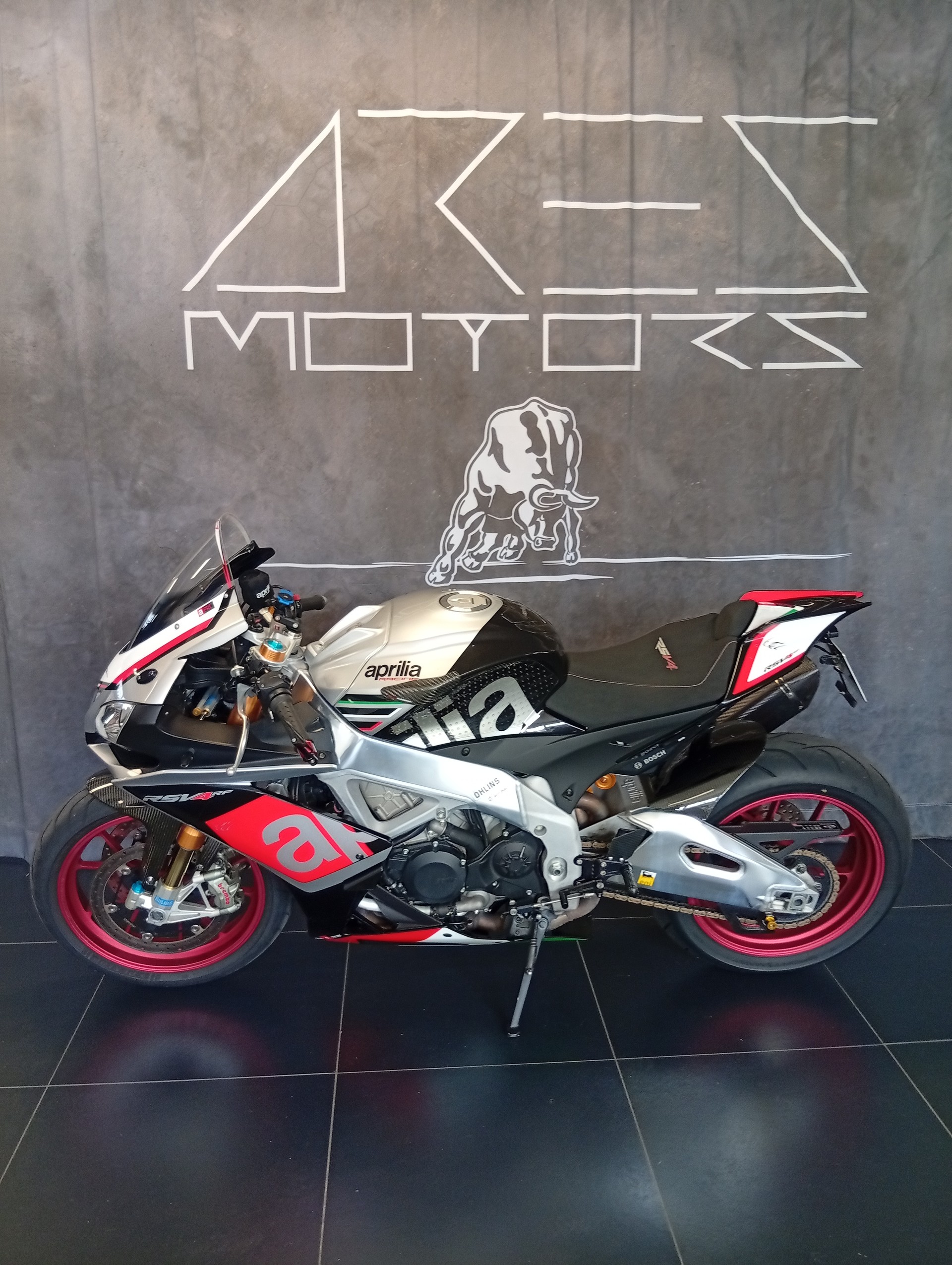 APRILIA RSV4 RF-showroom-element-2