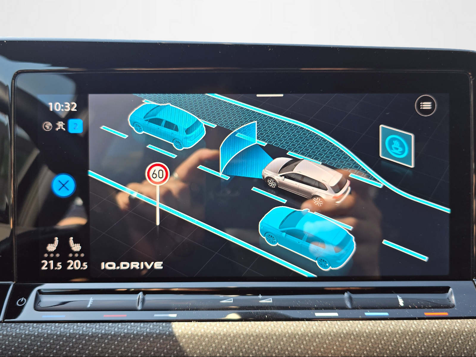 VW GOLF VIII VARIANT 2.0 TSI R-LINE DSG 4MOTION-image-14