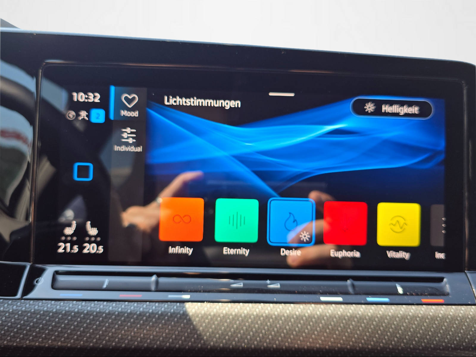 VW GOLF VIII VARIANT 2.0 TSI R-LINE DSG 4MOTION-image-15
