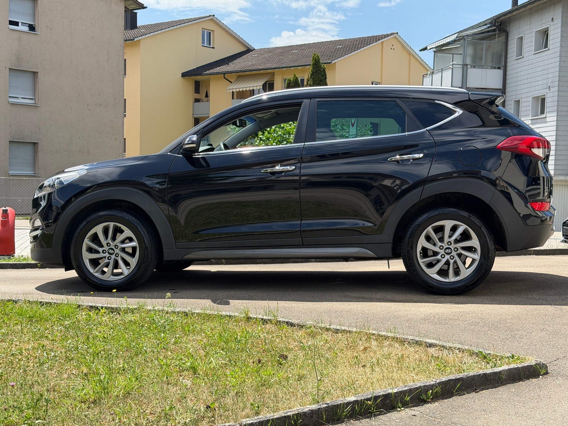 HYUNDAI Tucson 2.0 CRDI Plena 2WD-image-3