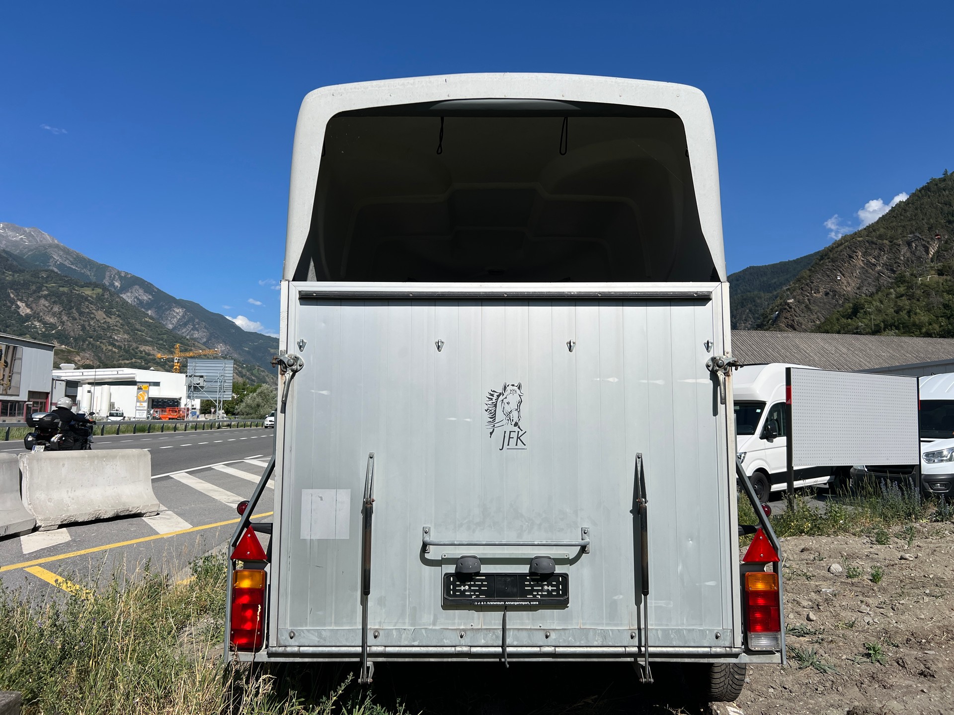 JFK Top Trailer AP 185-image-11