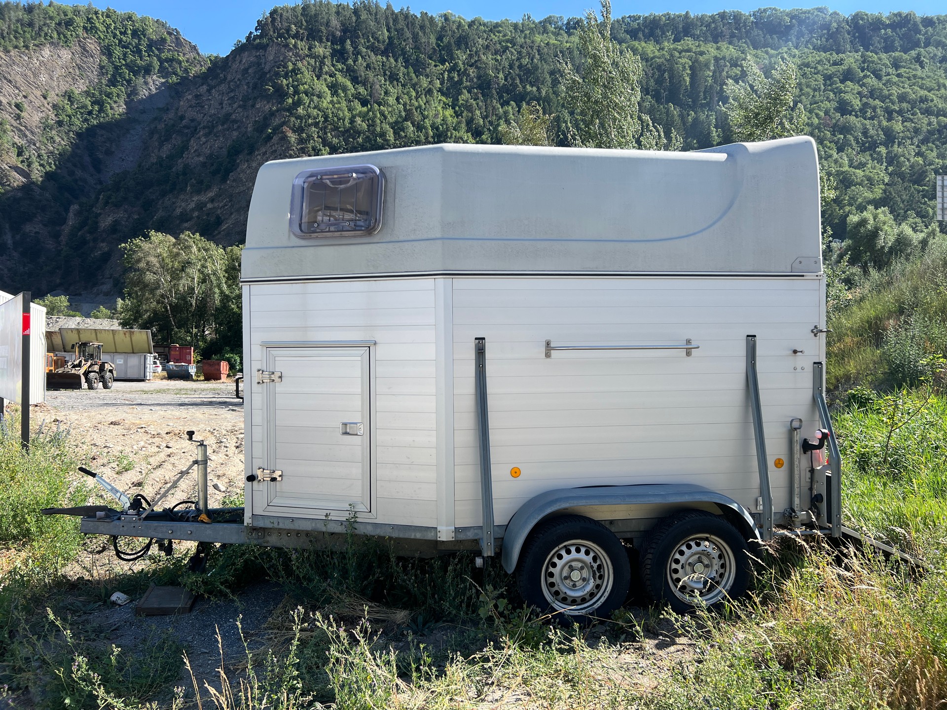 JFK Top Trailer AP 185-image-0