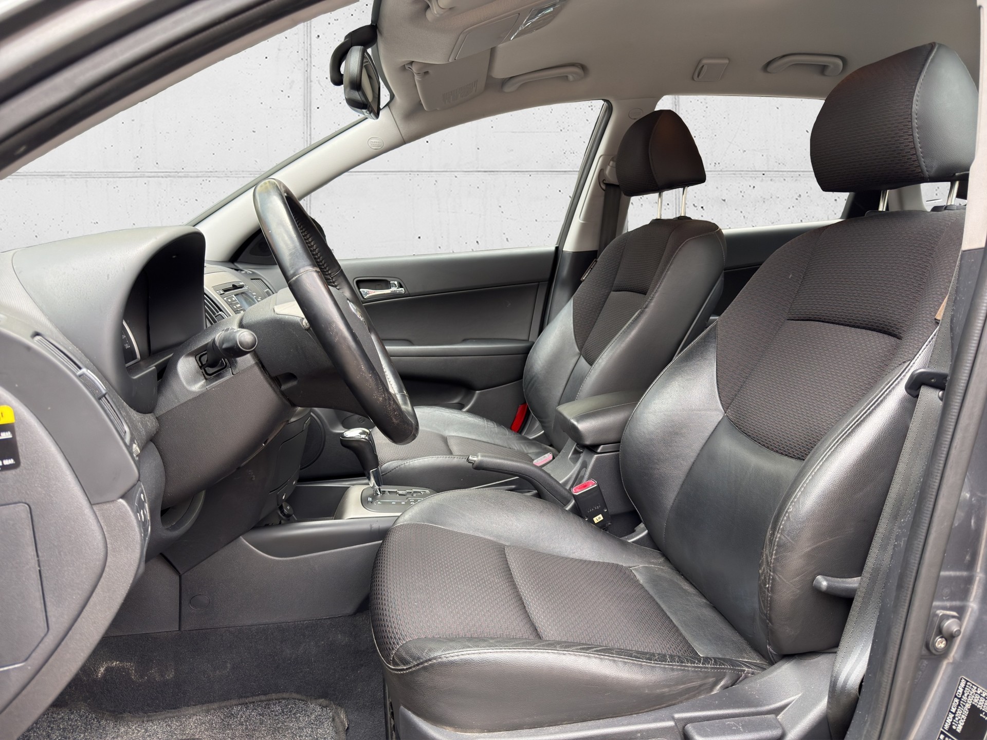 HYUNDAI i30 Wagon 2.0 Premium Automatic-image-2