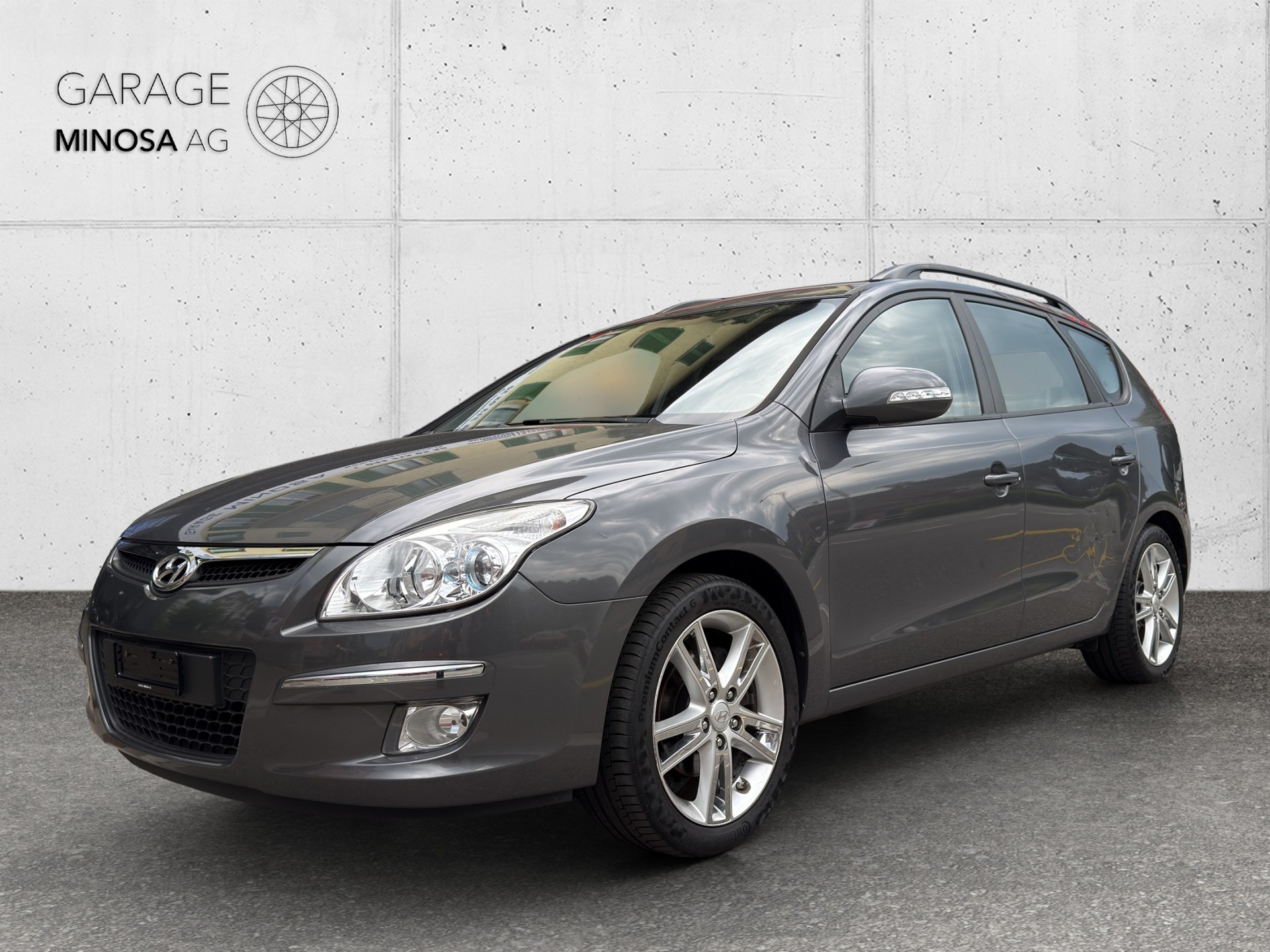 HYUNDAI i30 Wagon 2.0 Premium Automatic-image-0