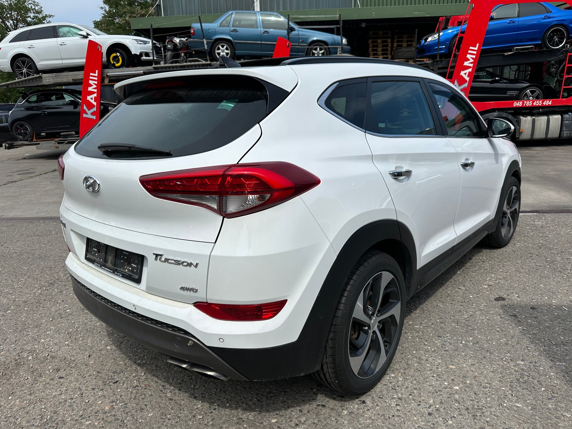 HYUNDAI Tucson 2.0 CRDI Vertex 4WD Automatic-image-3